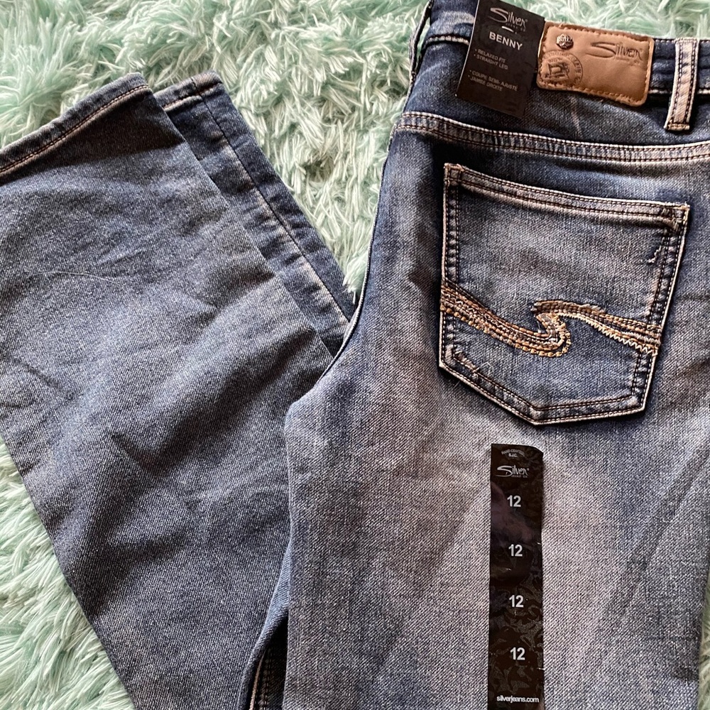 🍭Boys brand new silver jeans. Size-12 💕